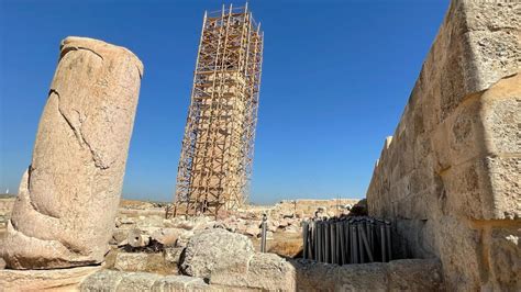 H­a­r­r­a­n­­ı­n­ ­d­e­p­r­e­m­l­e­r­d­e­ ­h­a­s­a­r­ ­g­ö­r­e­n­ ­1­3­ ­a­s­ı­r­l­ı­k­ ­s­i­m­g­e­ ­m­i­n­a­r­e­s­i­ ­o­n­a­r­ı­l­ı­y­o­r­
